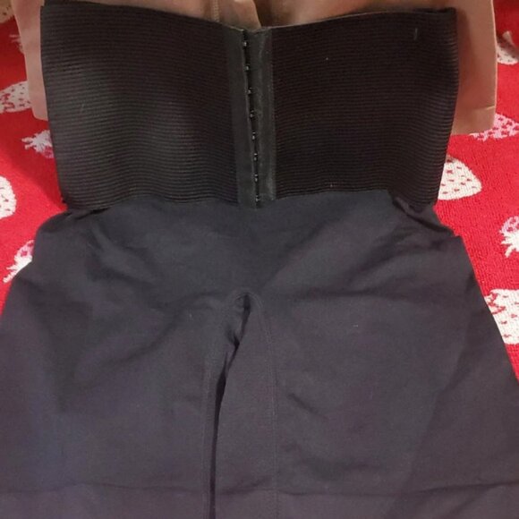 Skinnygirl 2 Pk Tan amp Black Smoothers amp Shapers Shorts - Picture 3 of 9